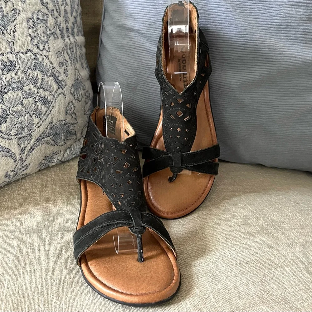 Cobb Hill Black and Tan Sandals Gladiator Sandals